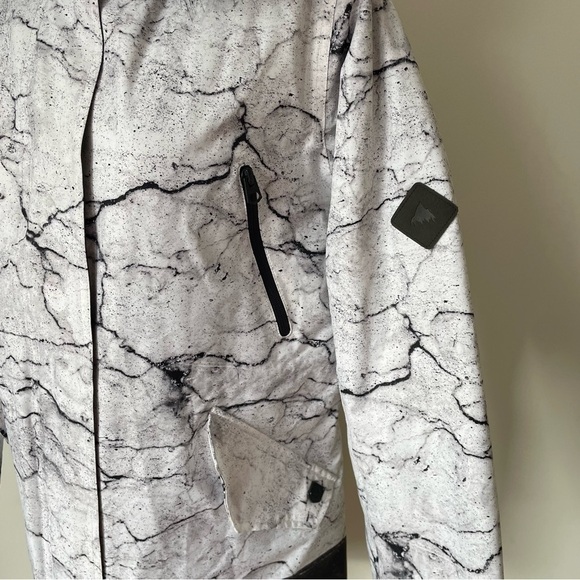 Burton Ceramic White Black Splatter Paint Snowboard Ski Winter Barge Jacket NWT - Picture 12 of 12
